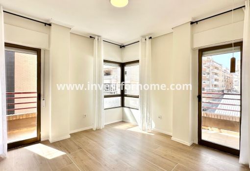 Apartment - Sale - Torrevieja - Centro