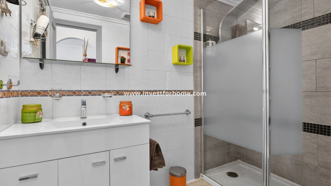 Bathroom with shower bungalow