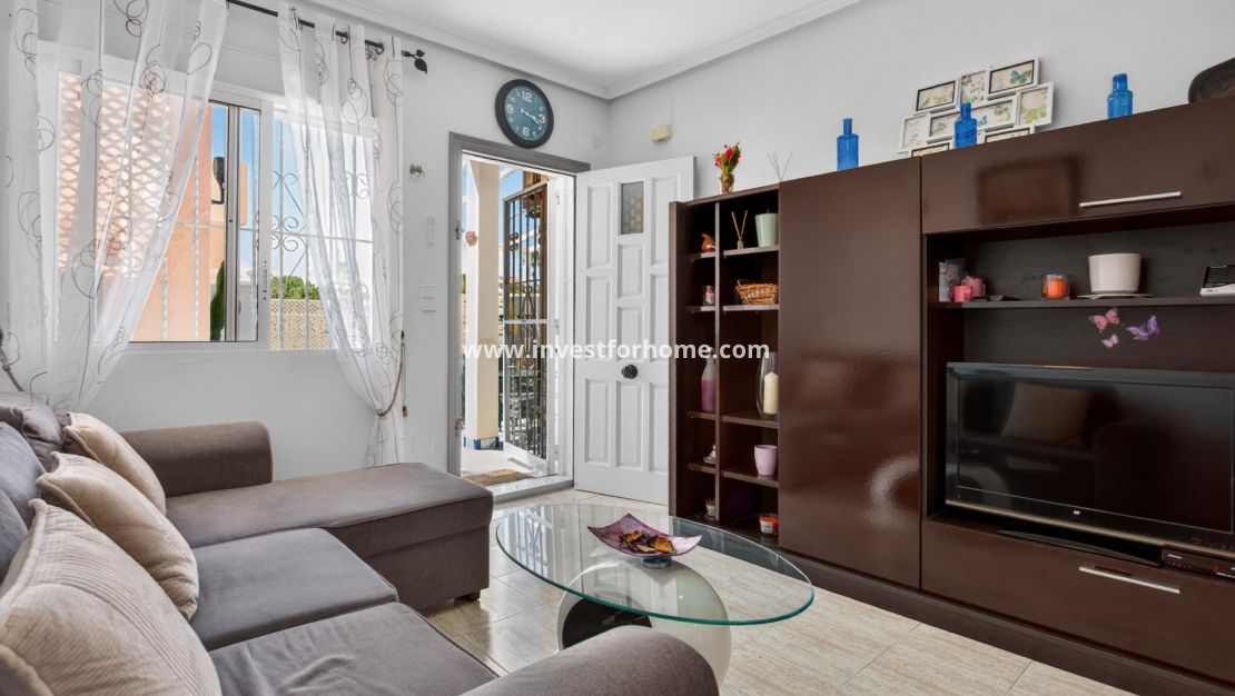 Bright living room bungalow Costa Blanca