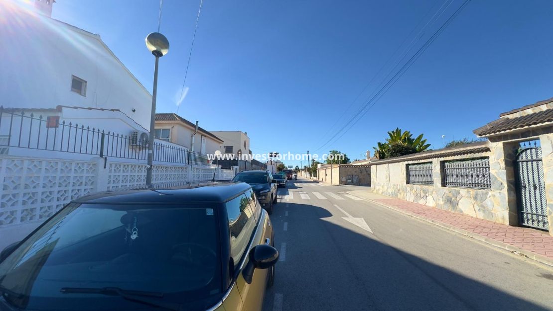 Försäljning - Bungalow - Orihuela Costa - Cabo Roig