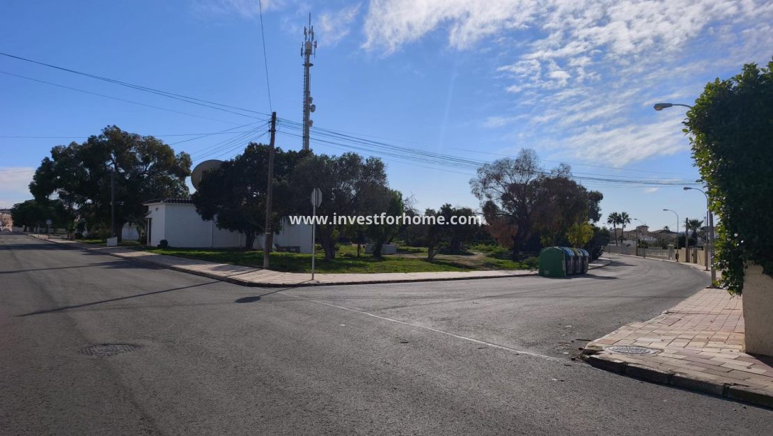 Försäljning - Bungalow - Torrevieja - La Siesta - El Salado - Torreta