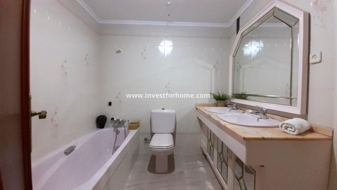 Försäljning - Lägenhet - Torrevieja - Centro