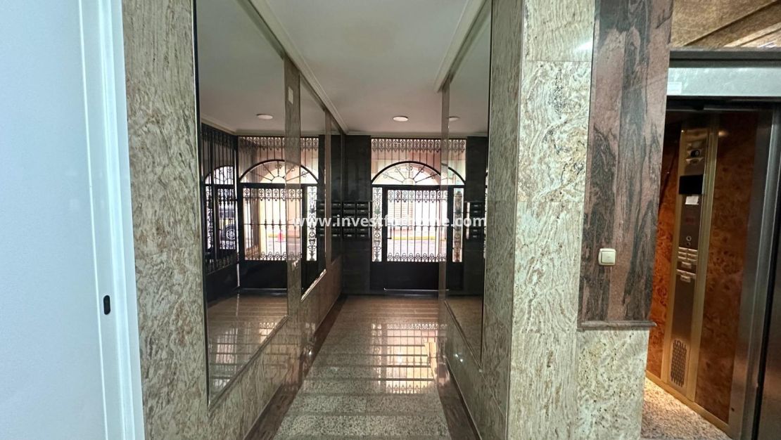 Försäljning - Lägenhet - Torrevieja - Centro