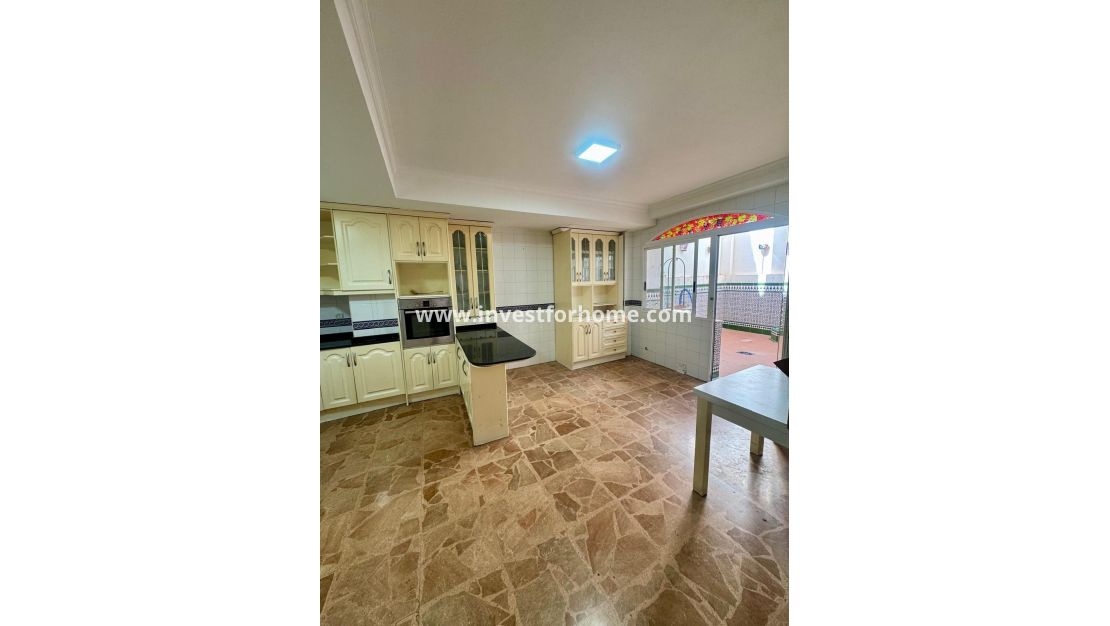 Försäljning - Lägenhet - Torrevieja - Centro