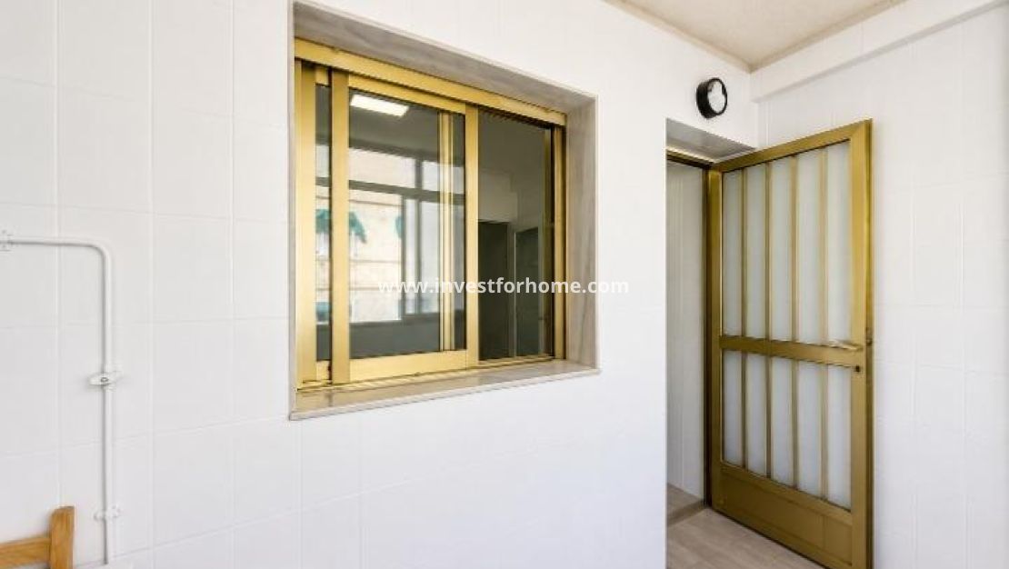Försäljning - Lägenhet - Torrevieja - Centro