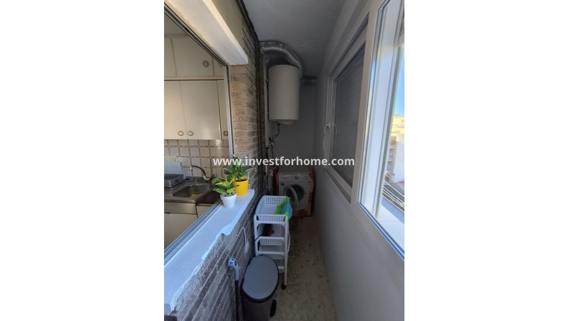 Försäljning - Lägenhet - Torrevieja - Las Piscinas Naturales