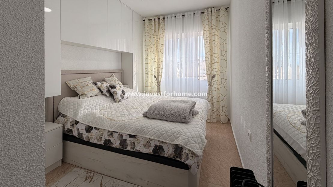 Försäljning - Lägenhet - Torrevieja - Urb. Calas Blancas III