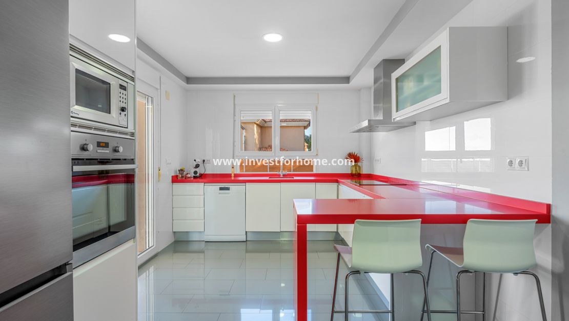 Försäljning - Villa - Ciudad De Las Comunicaciones - Costa Blanca