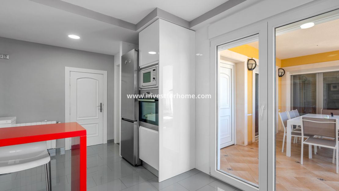 Försäljning - Villa - Ciudad De Las Comunicaciones - Costa Blanca