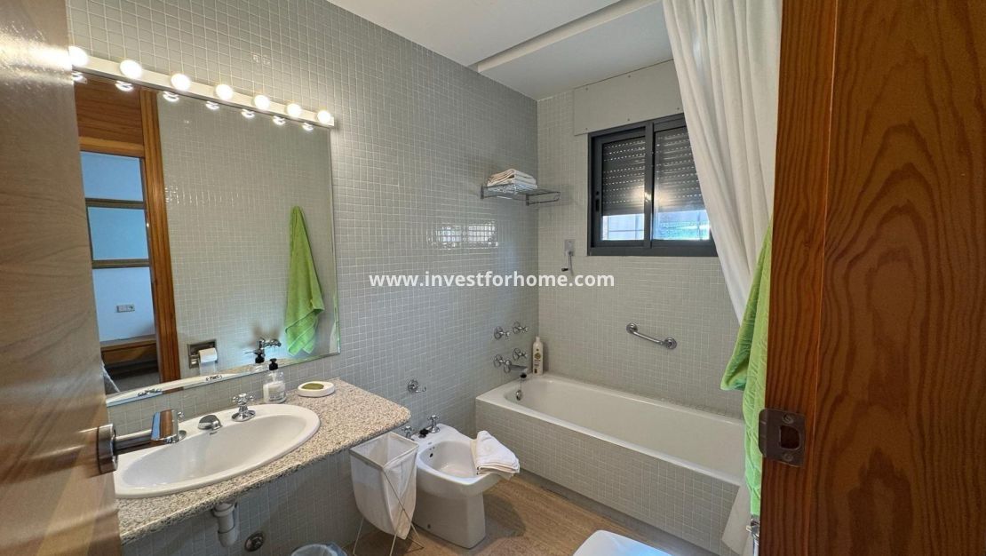 Försäljning - Villa - Orihuela Costa - Altos De Campoamor