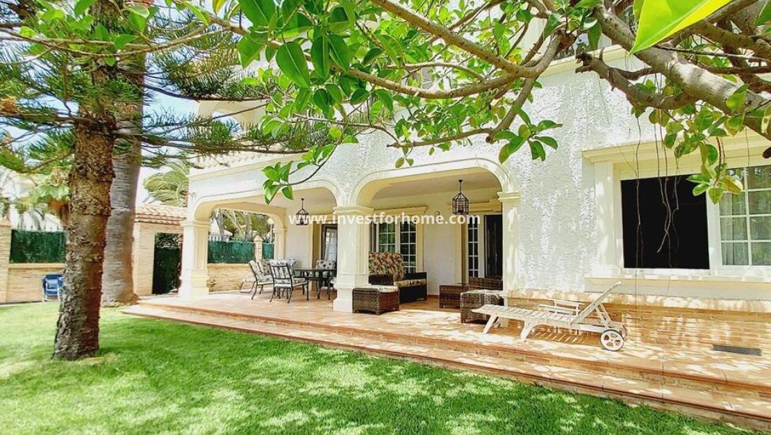 Försäljning - Villa - Orihuela Costa - Cabo Roig