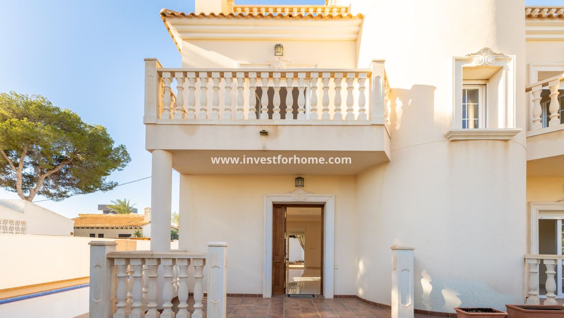 Försäljning - Villa - Orihuela Costa - Cabo Roig