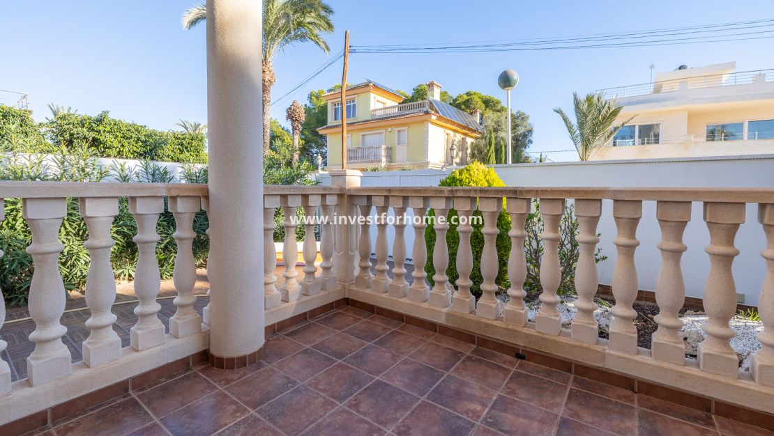 Försäljning - Villa - Orihuela Costa - Cabo Roig