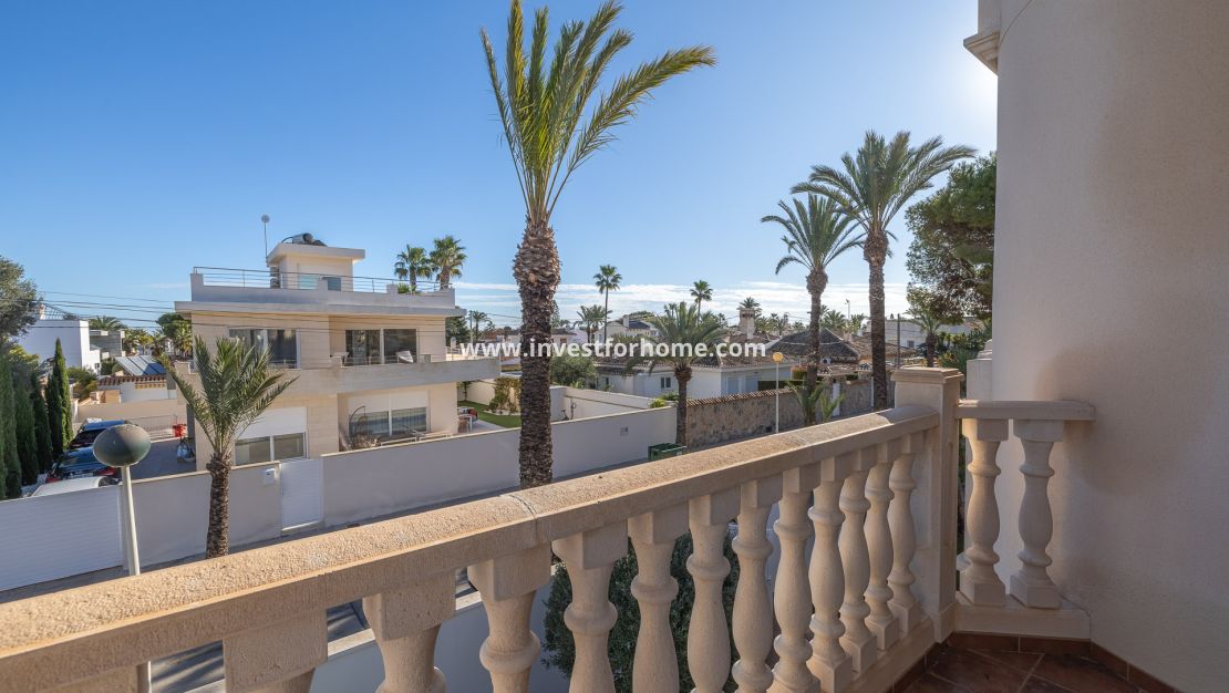 Försäljning - Villa - Orihuela Costa - Cabo Roig