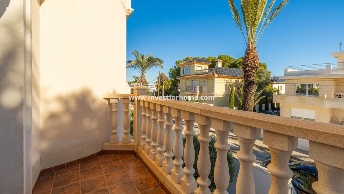 Försäljning - Villa - Orihuela Costa - Cabo Roig