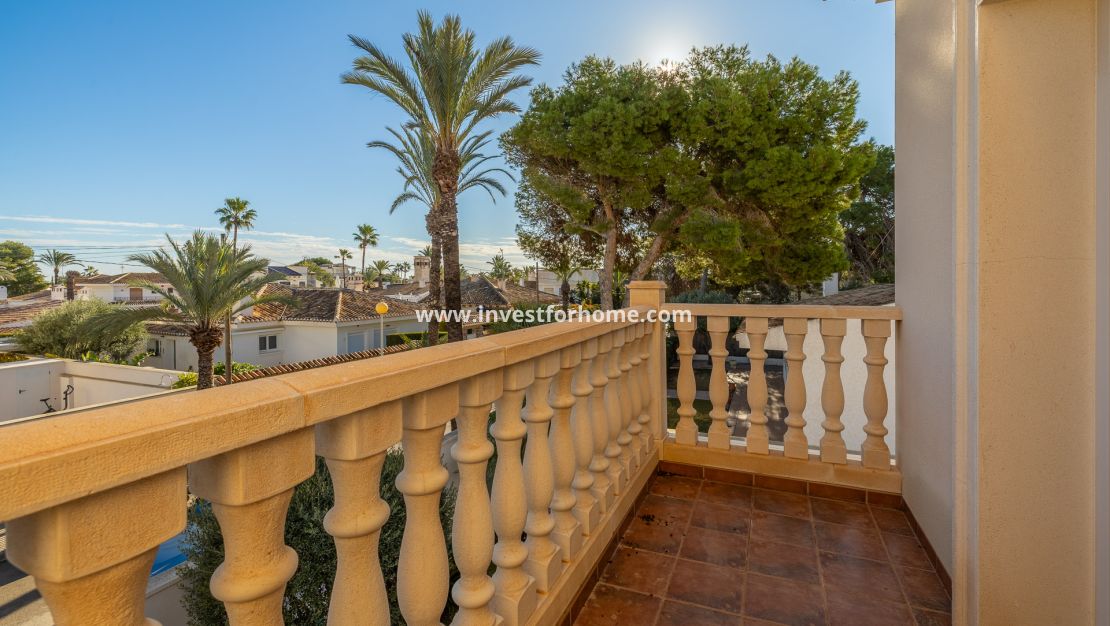 Försäljning - Villa - Orihuela Costa - Cabo Roig