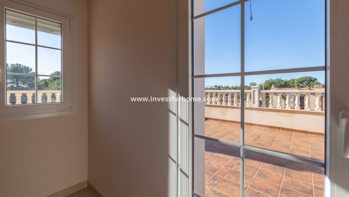 Försäljning - Villa - Orihuela Costa - Cabo Roig