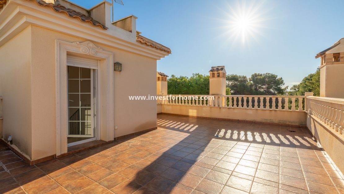 Försäljning - Villa - Orihuela Costa - Cabo Roig