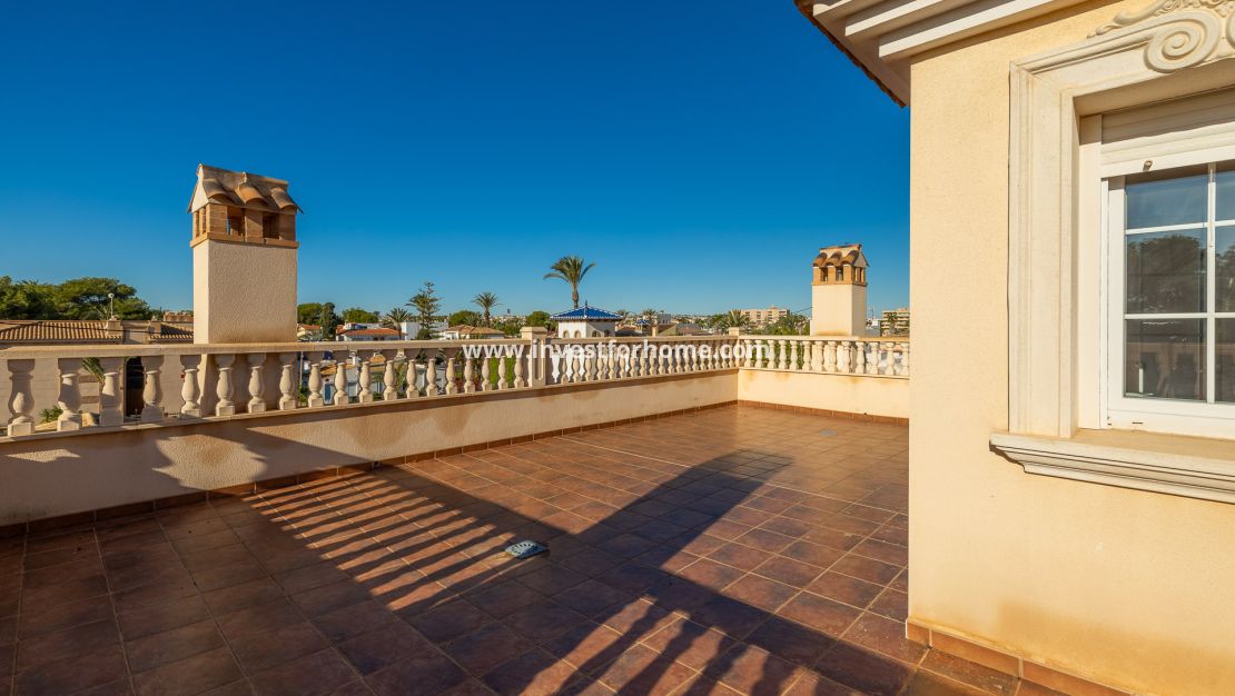 Försäljning - Villa - Orihuela Costa - Cabo Roig