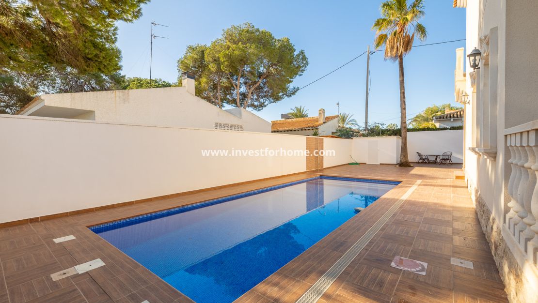 Försäljning - Villa - Orihuela Costa - Cabo Roig