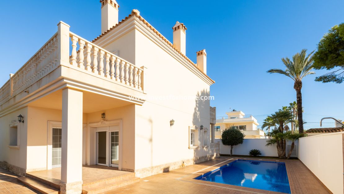 Försäljning - Villa - Orihuela Costa - Cabo Roig