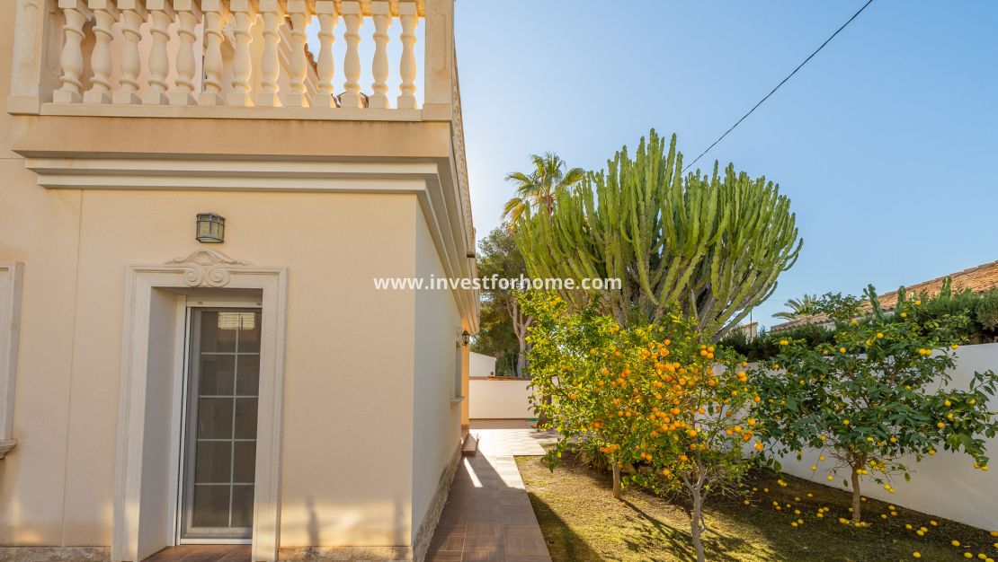 Försäljning - Villa - Orihuela Costa - Cabo Roig