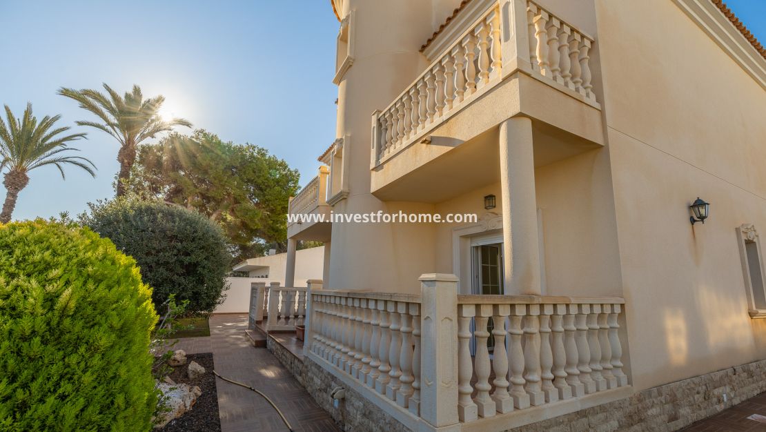 Försäljning - Villa - Orihuela Costa - Cabo Roig