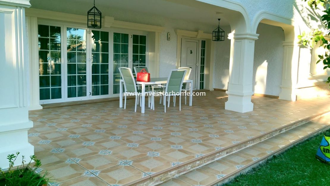 Försäljning - Villa - Orihuela Costa - Cabo Roig