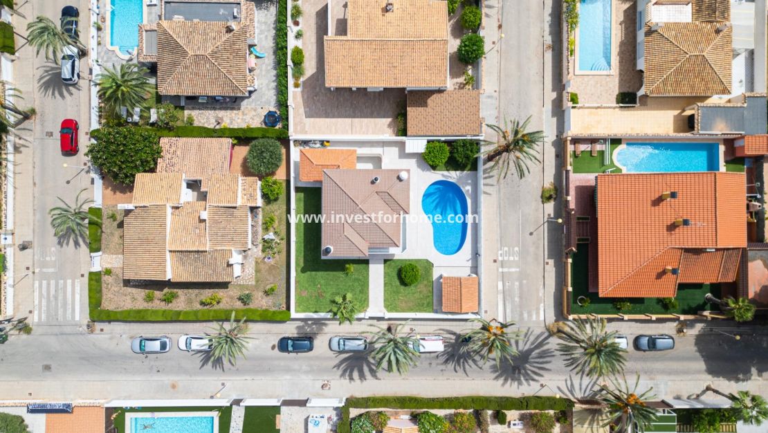 Försäljning - Villa - Orihuela Costa - Cabo Roig