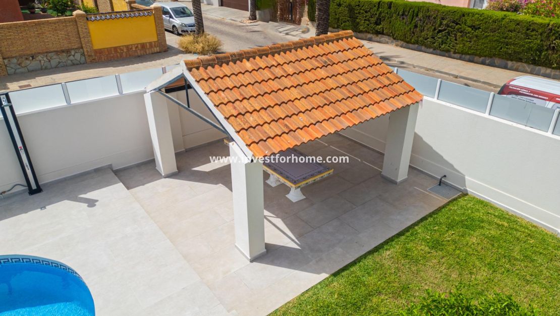 Försäljning - Villa - Orihuela Costa - Cabo Roig