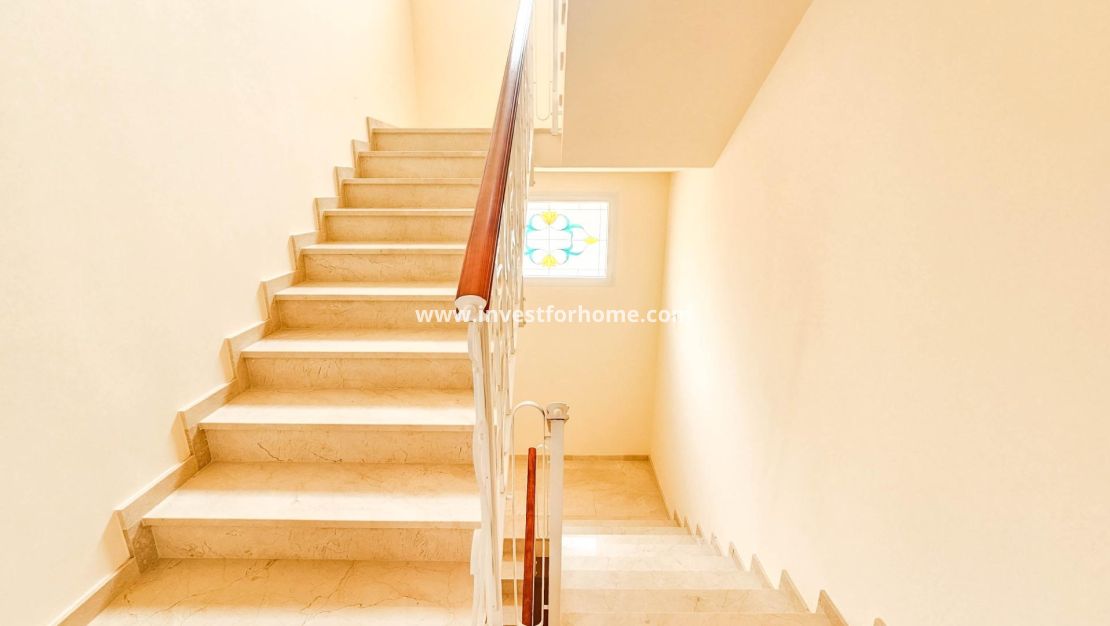 Försäljning - Villa - Orihuela Costa - Cabo Roig