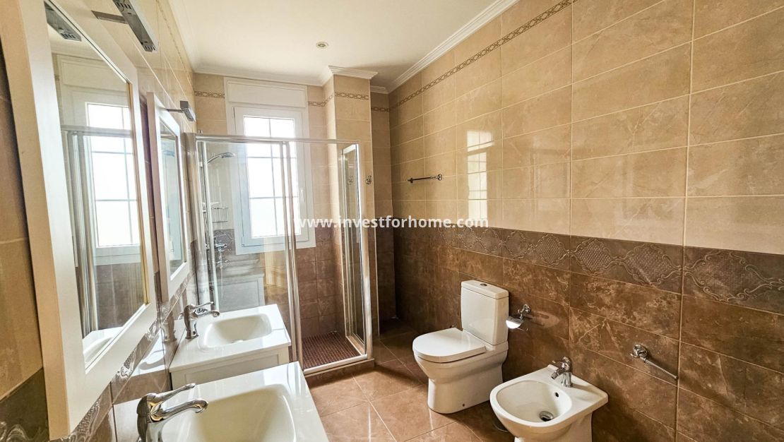 Försäljning - Villa - Orihuela Costa - Cabo Roig