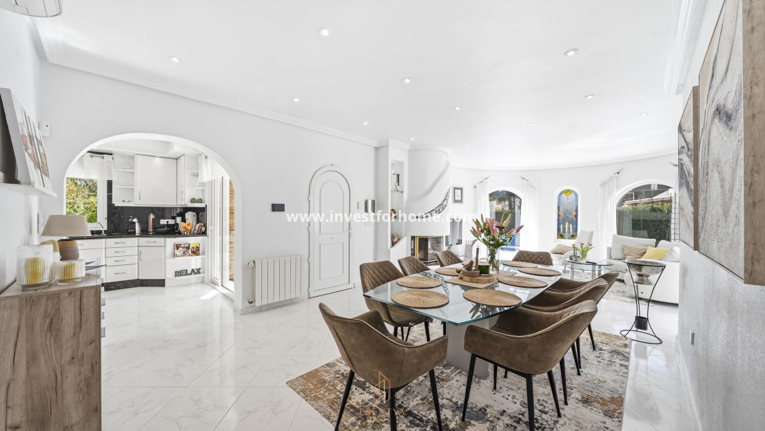 Försäljning - Villa - Orihuela Costa - Cabo Roig