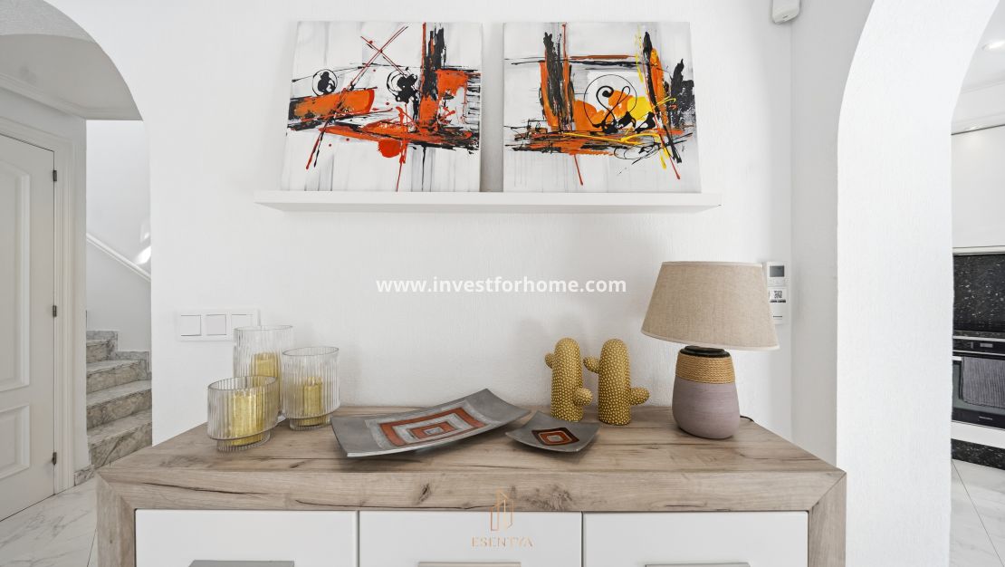 Försäljning - Villa - Orihuela Costa - Cabo Roig