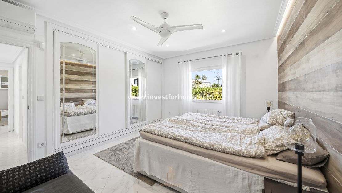 Försäljning - Villa - Orihuela Costa - Cabo Roig