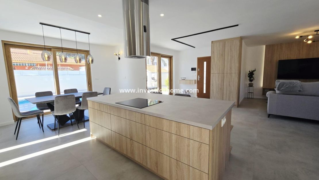 Försäljning - Villa - Orihuela Costa - Cabo Roig