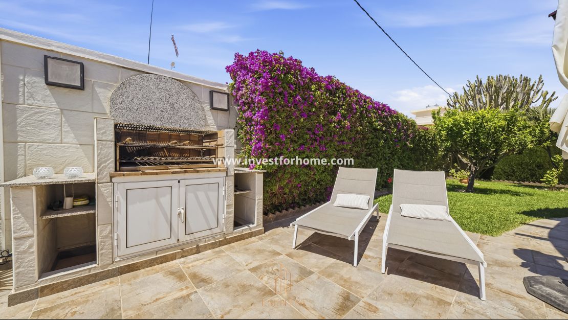 Försäljning - Villa - Orihuela Costa - Cabo Roig