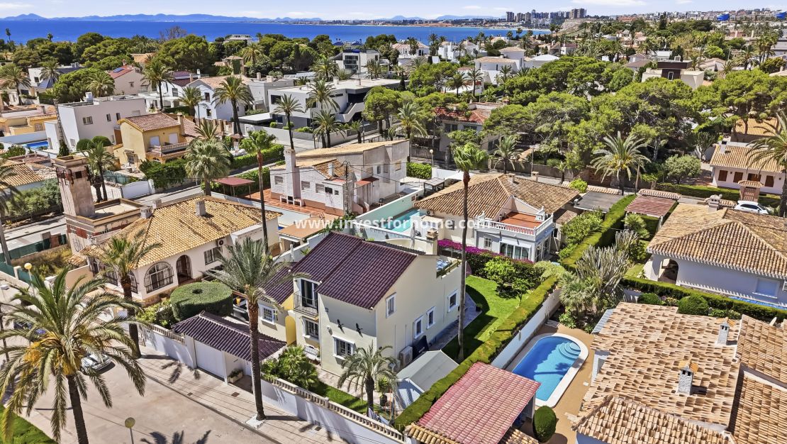 Försäljning - Villa - Orihuela Costa - Cabo Roig