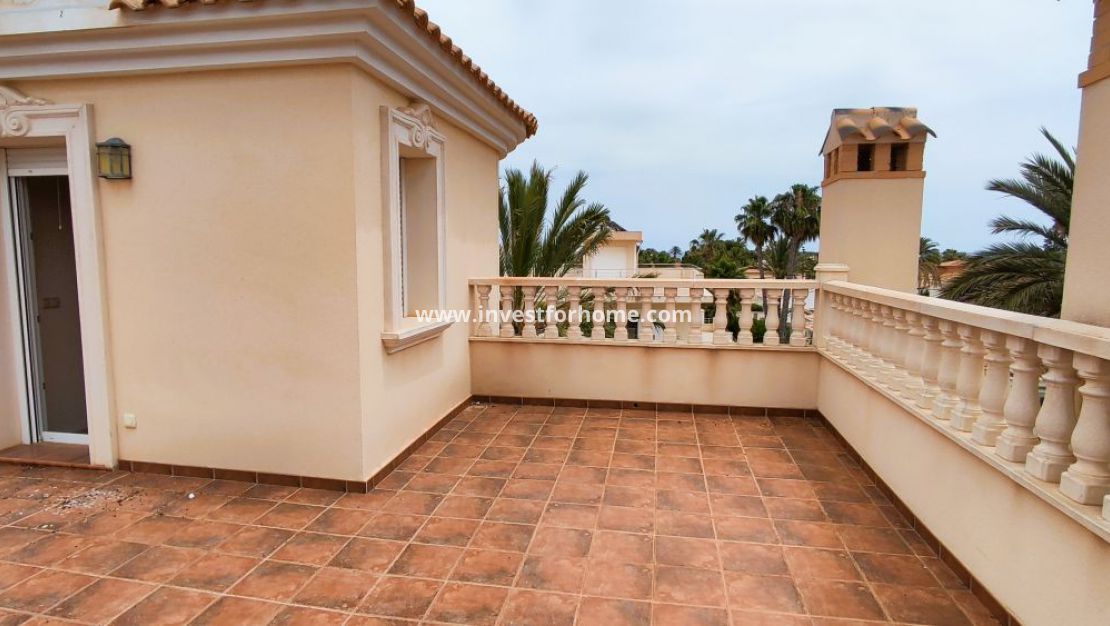 Försäljning - Villa - Orihuela Costa - Cabo Roig