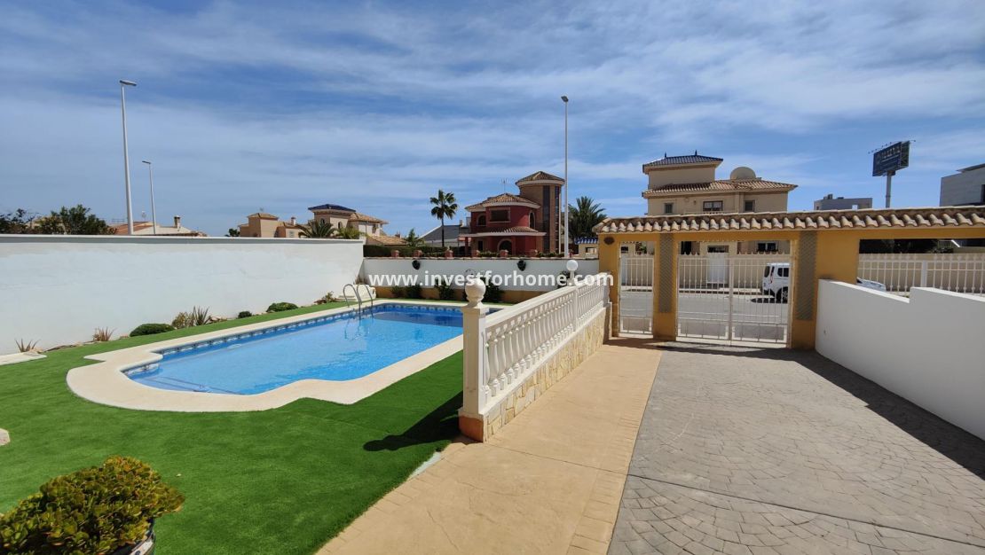 Försäljning - Villa - Orihuela Costa - Cabo Roig