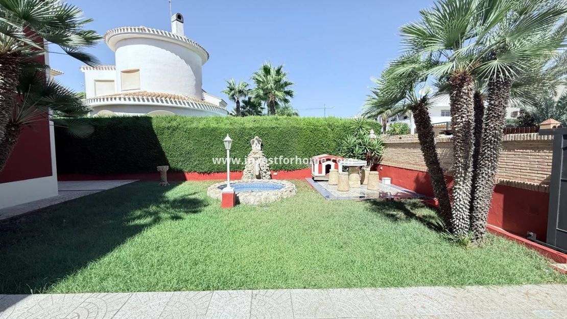 Försäljning - Villa - Orihuela Costa - Campoamor