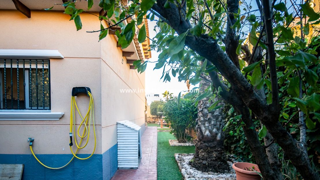 Försäljning - Villa - Orihuela Costa - Inland