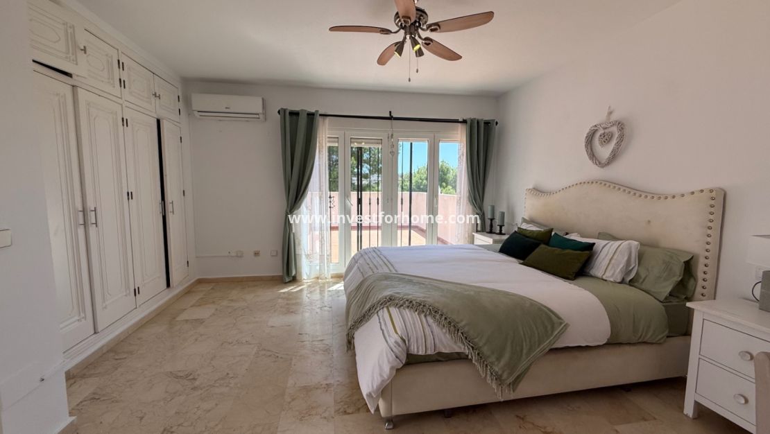 Försäljning - Villa - Orihuela Costa - Inland