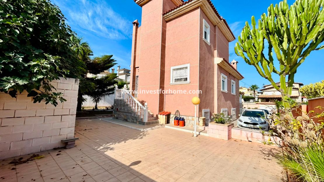 Försäljning - Villa - Orihuela Costa - Inland