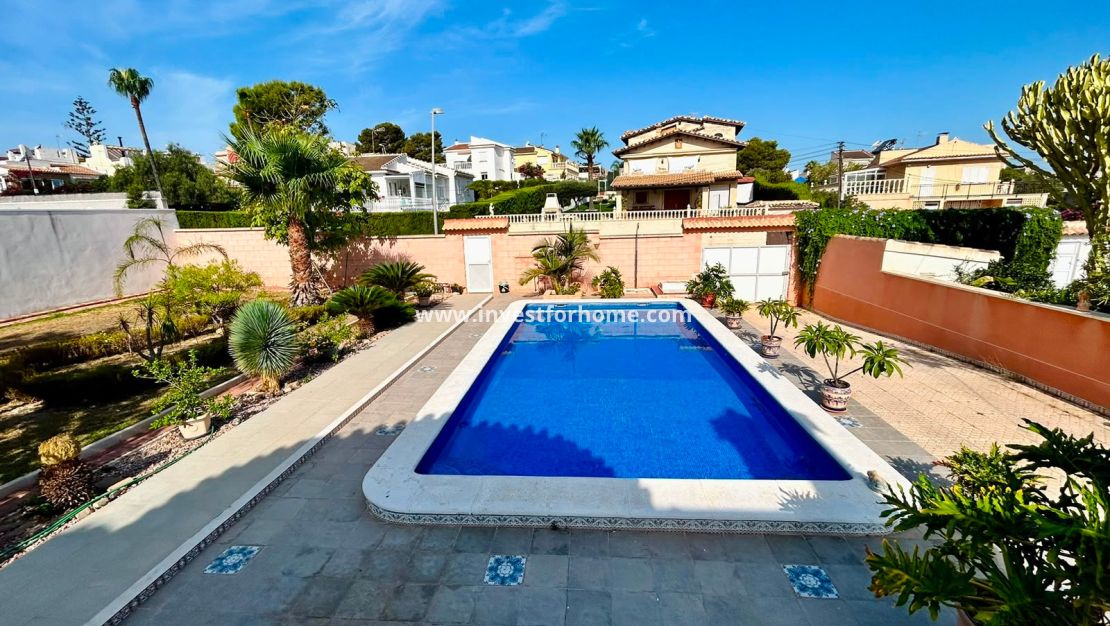 Försäljning - Villa - Orihuela Costa - Inland