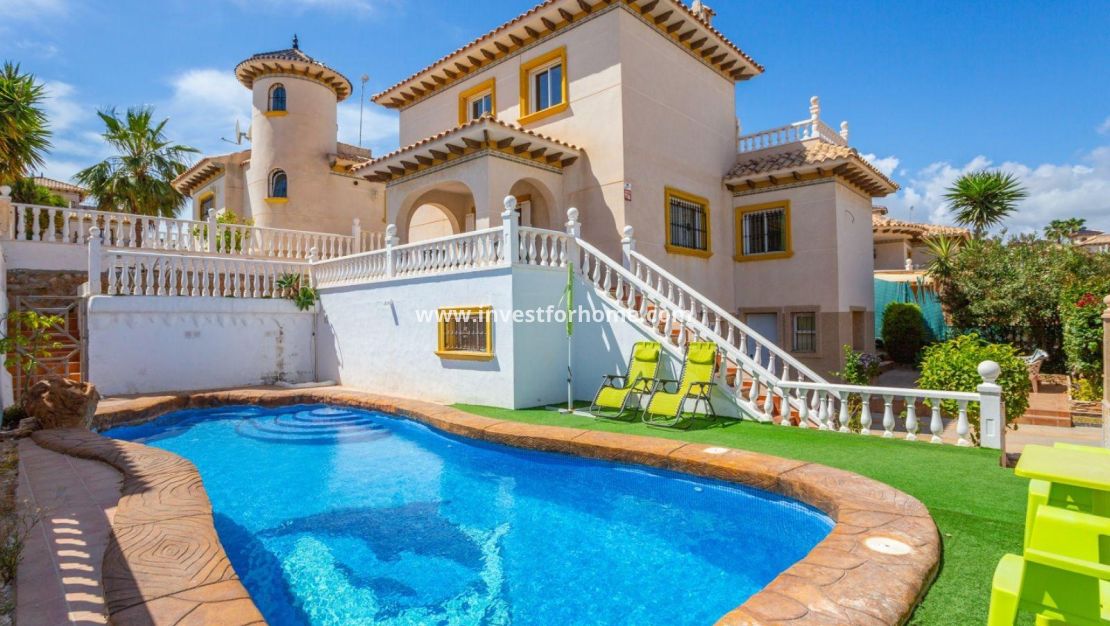 Försäljning - Villa - Orihuela Costa - La Zenia