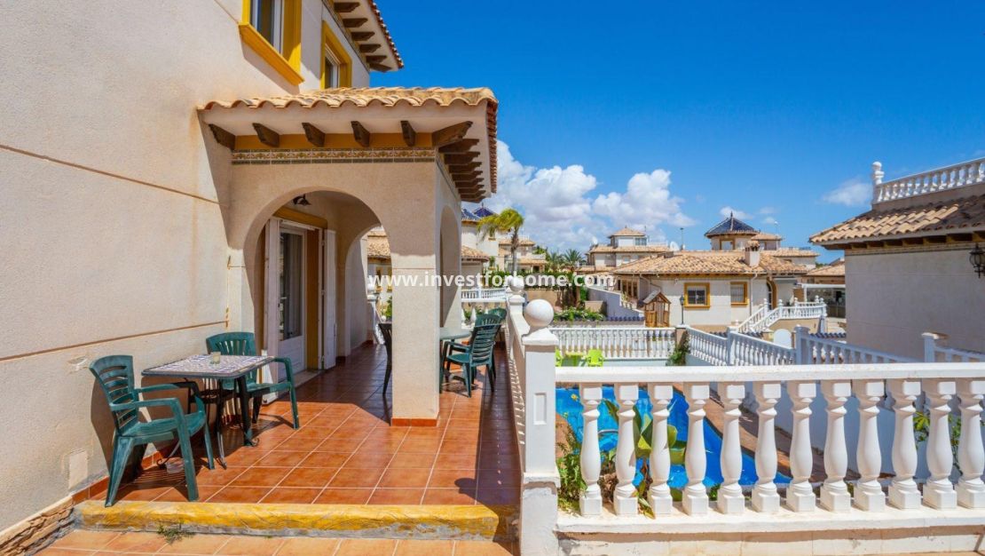 Försäljning - Villa - Orihuela Costa - La Zenia