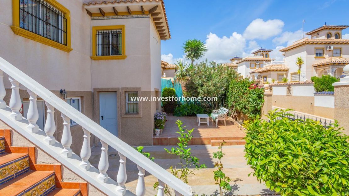 Försäljning - Villa - Orihuela Costa - La Zenia