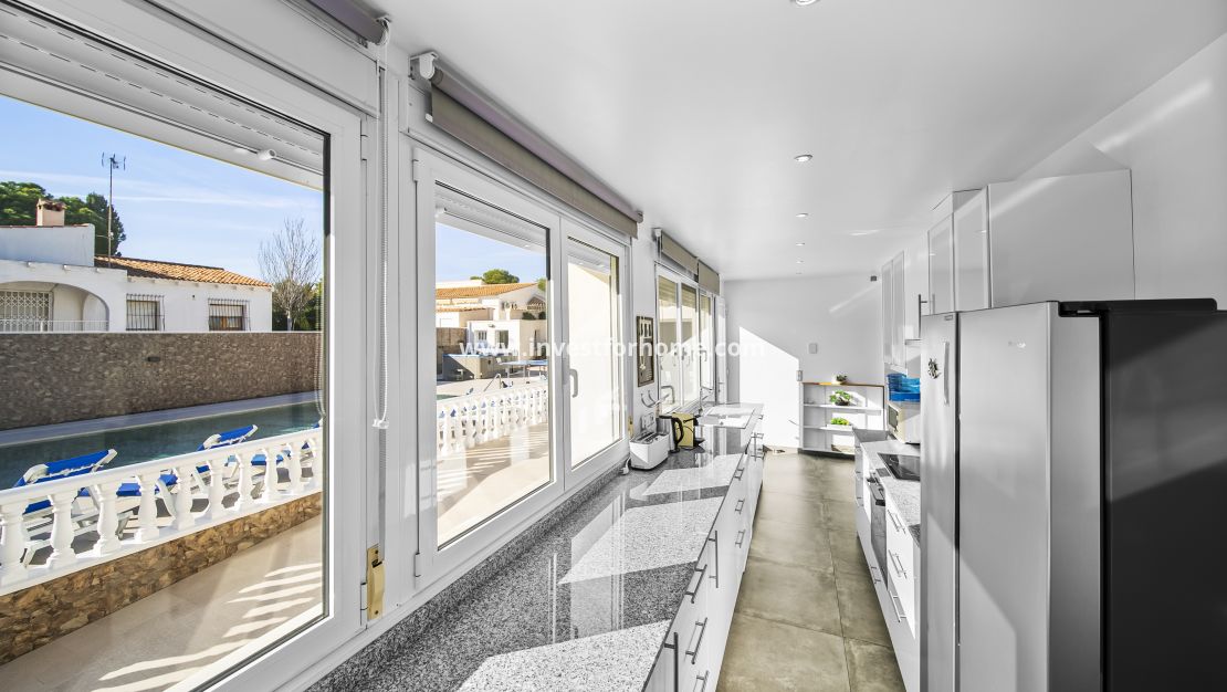 Försäljning - Villa - Orihuela Costa - La Zenia