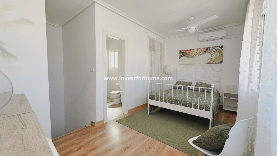 Försäljning - Villa - Orihuela Costa - La Zenia